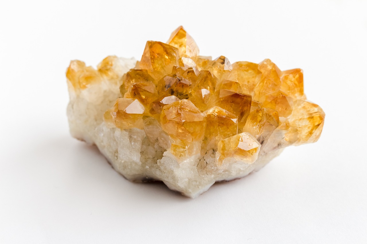 How To Manifest Wealth & Creativity With Citrine Crystal