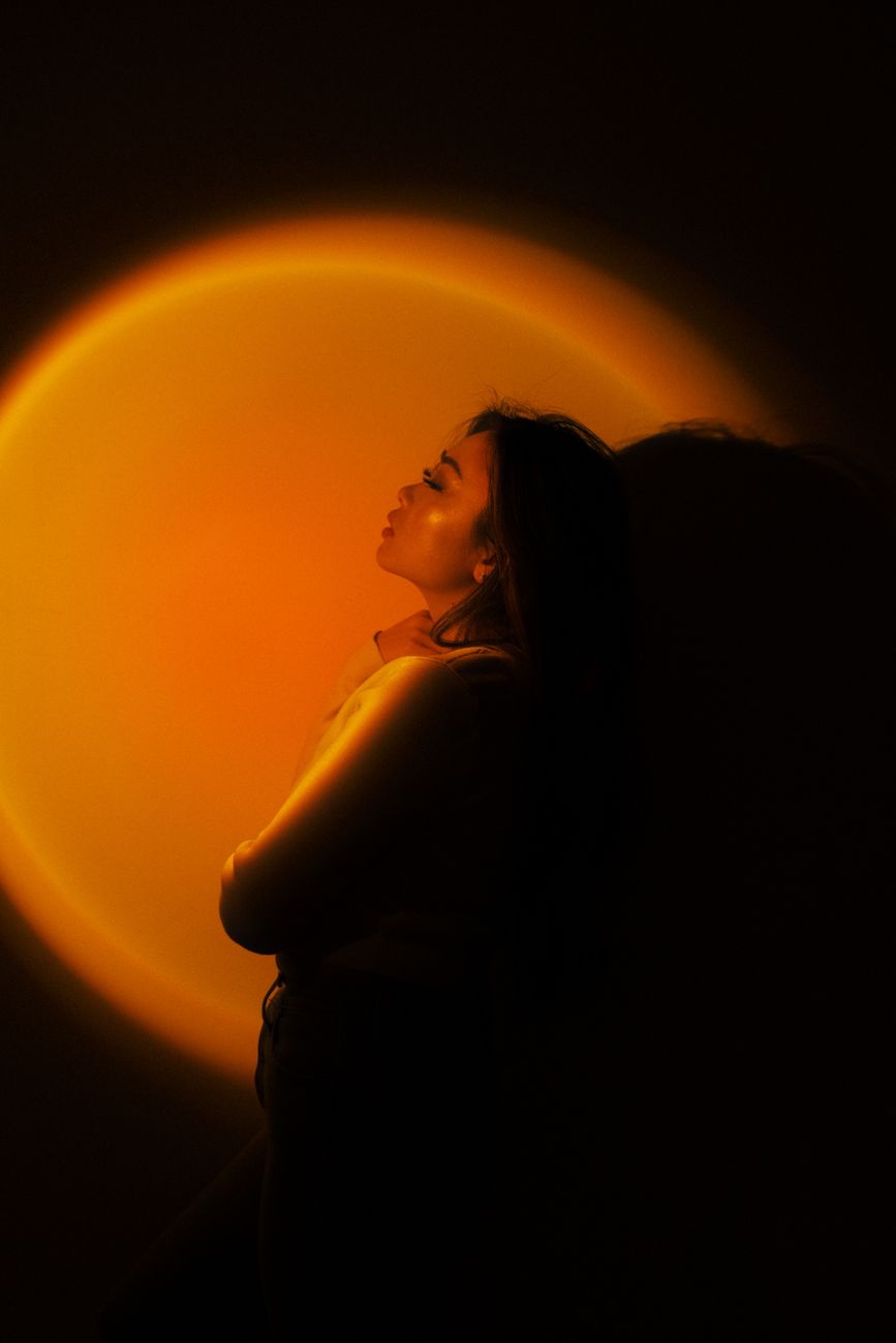 What Is an Aura? Meaning, Colours & How to See Energy Fields